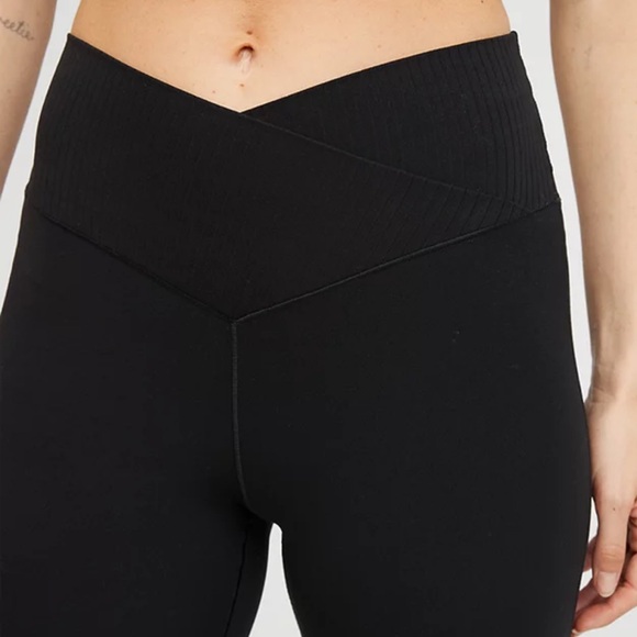 OFFLINE By Aerie Real Me High Waisted Crossover Rib Super Flare Legging S Short - Picture 14 of 16